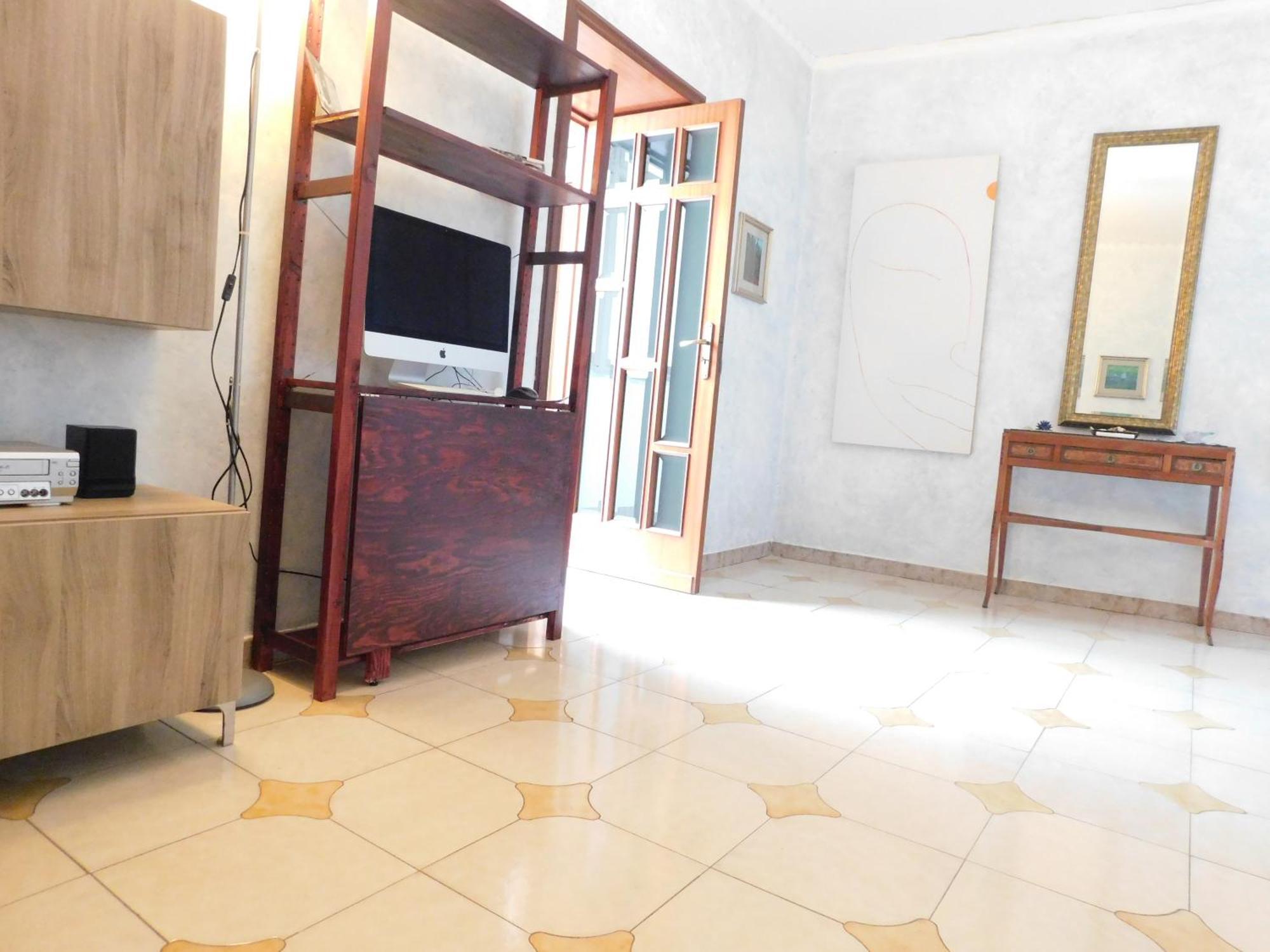 Piacevole Appartamento Chiaia Napoli Esterno foto