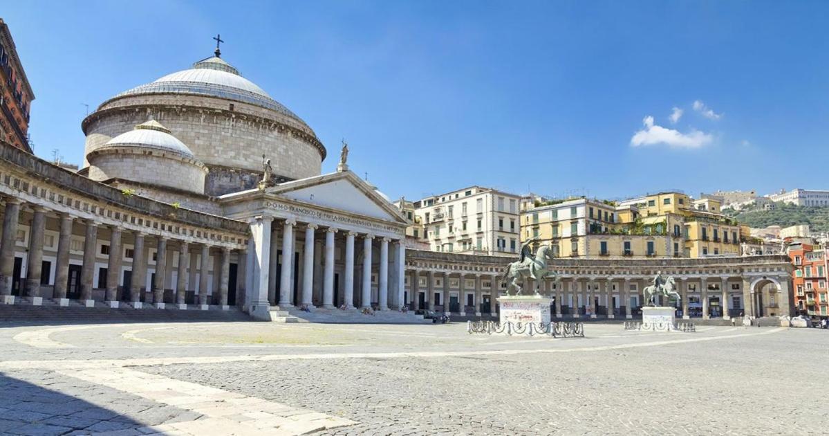 Piacevole Appartamento Chiaia Napoli Esterno foto